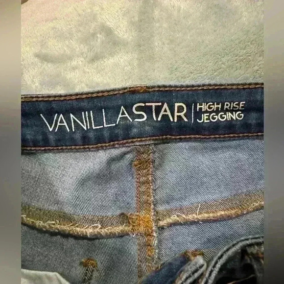 Junior Vanilla Star High Rise Jeans - Picture 7 of 7